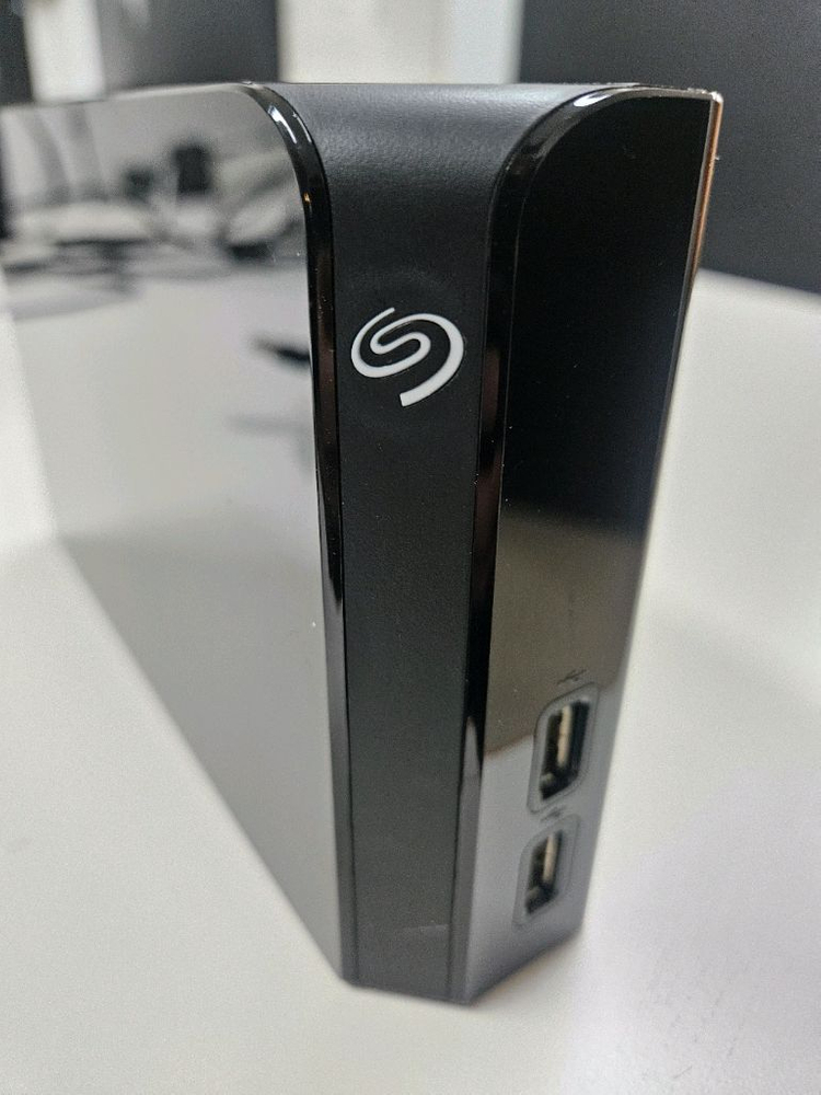 씨게이트 백업플러스 허브10TB 외장하드--1