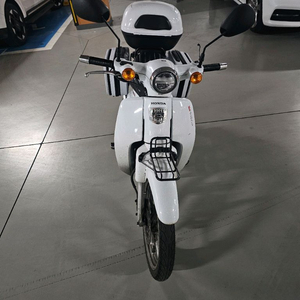 슈퍼커브 23년식 묻따 120 팝니다.