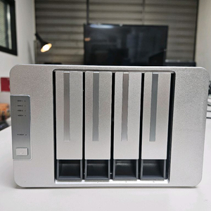 테라마스터 D4-300 4베이 DAS