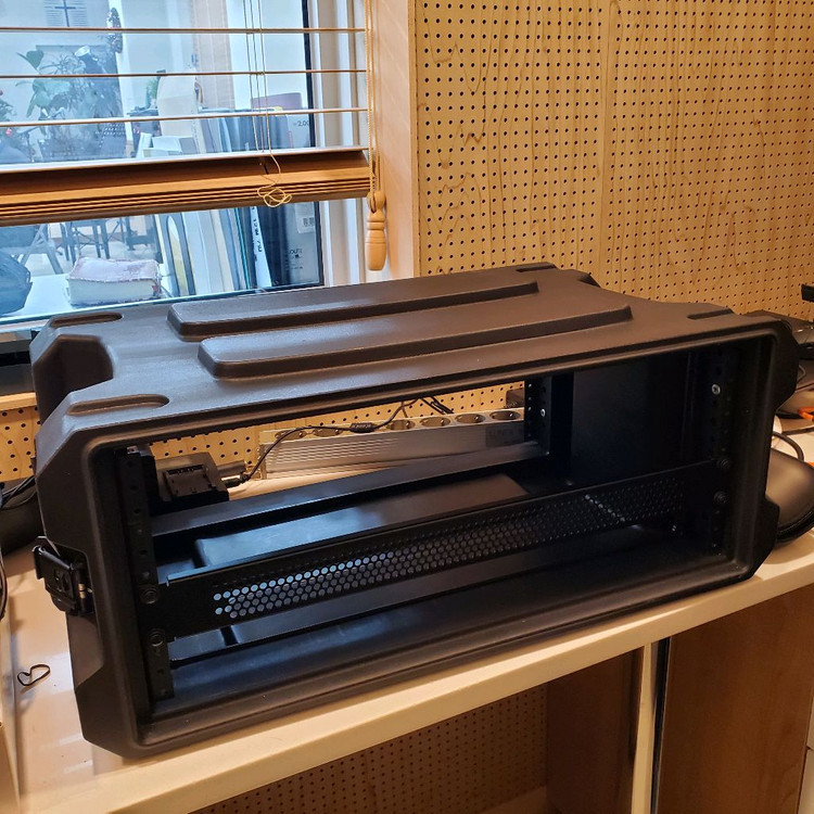 게이터 gator pro 오디오 랙 케이스(G-PRO-4U-13)--1