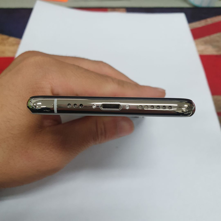 .아이폰 XS 64GB 실버 SSS급 중고폰 배터리93% 자녀폰 208927--5