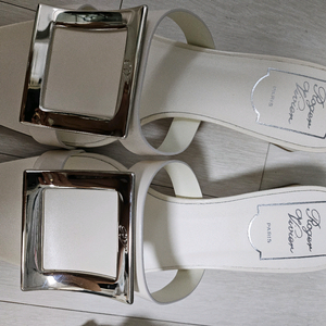 정품 풀박스 로저비비에 뮬. 37.5. 가격완전 좋아요 한번 착용 득템하세요