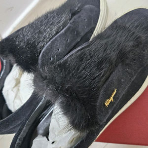 정품 풀박스페라가모 밍크 퍼 슬립온 245m- 250mm 파격가