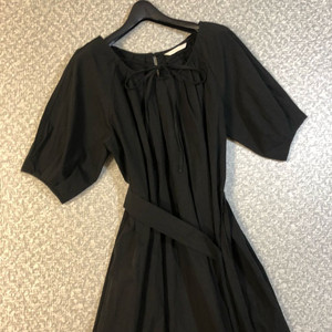 어다울 23년 데오 벌룬 롱 원피스 반팔 임부복 만삭사진 홀터넥 리본 이미지