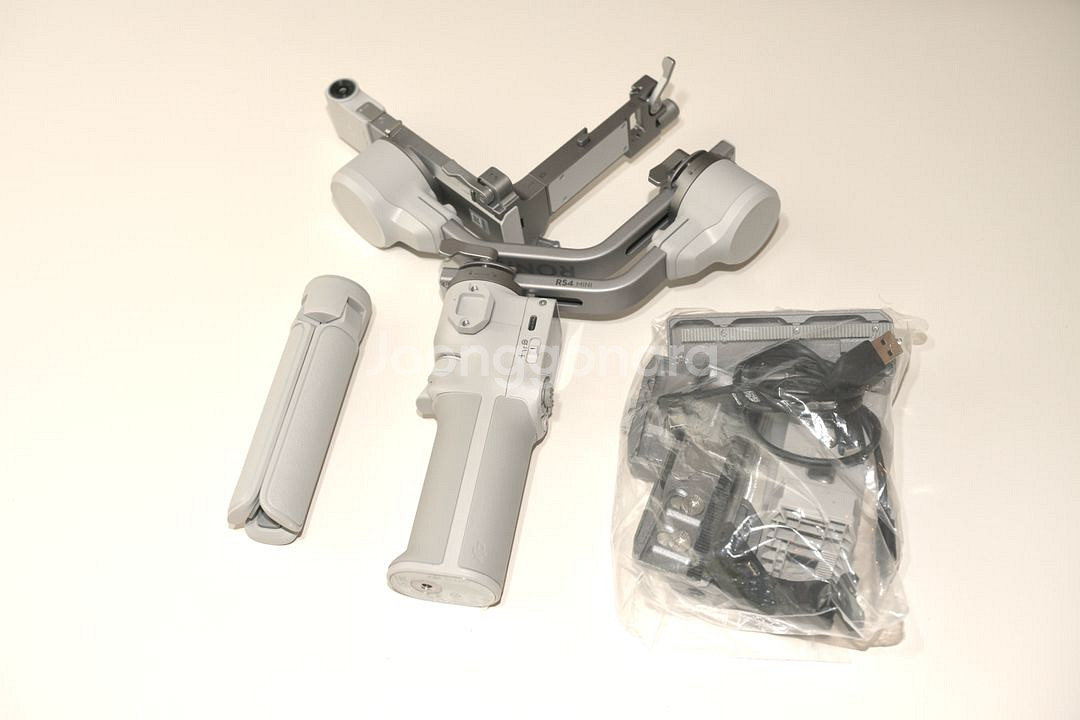 10월 구매 신품급 DJI RS 4 Mini + 팔캠 전용 플레이트 짐벌--1