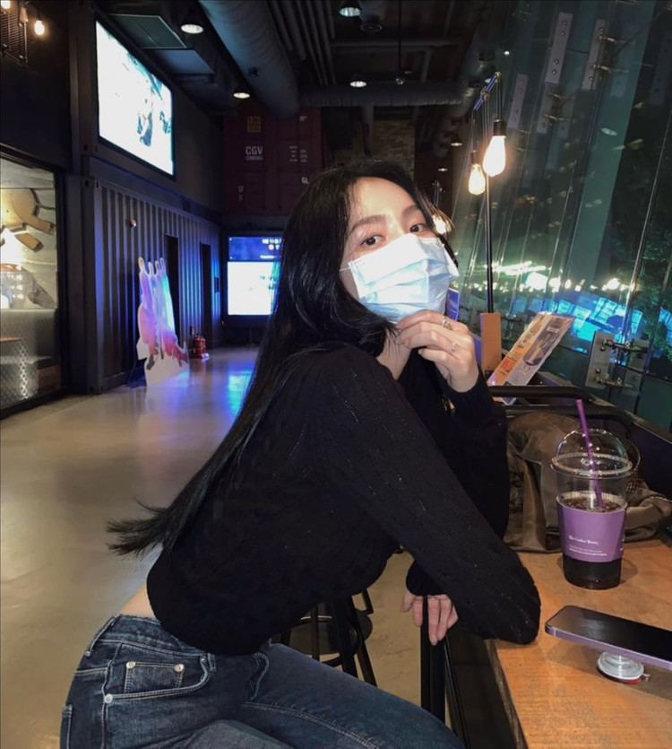 페일제이드 케이블 니트 브이넥 V넥 블랙 검정 이미지