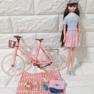 미미인형 한강에서 자전거