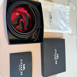 하니스 버클 컷 투 사이즈 리버시블 38mm. COACH 벨트