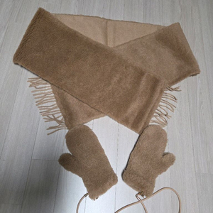 가격내림-막스마라 카멜헤어 테디 머플러