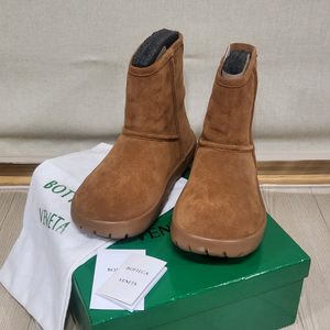 (새제품) 보테가 어그부츠 신발