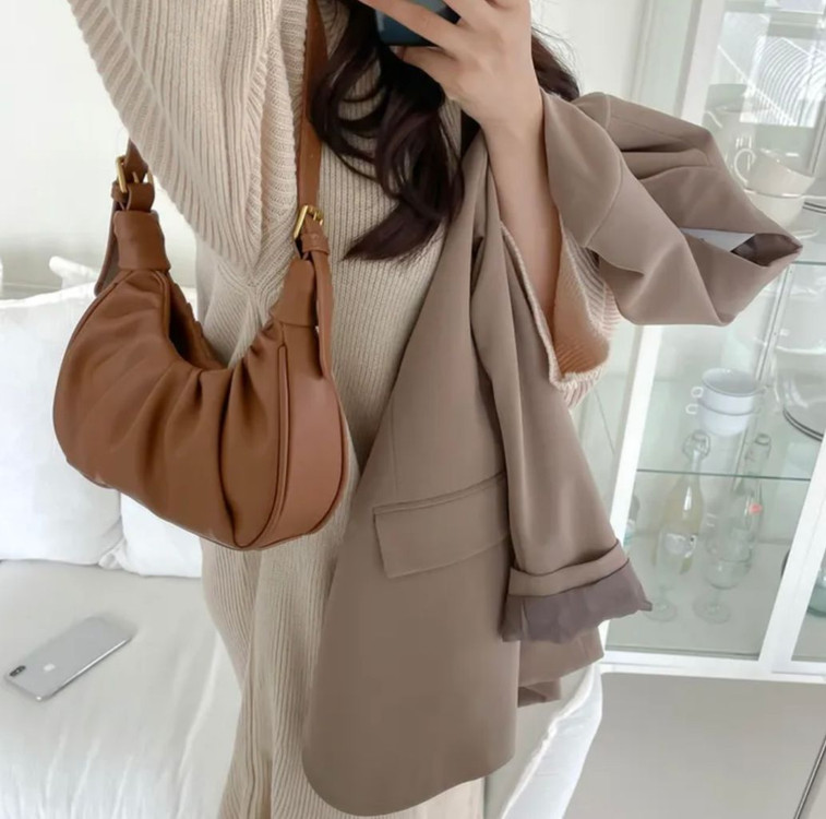 베이직 셔링주름 호보백 반달 숄더백--1