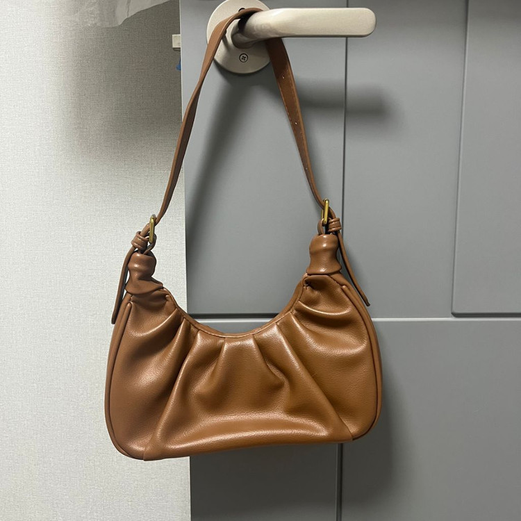 베이직 셔링주름 호보백 반달 숄더백--2