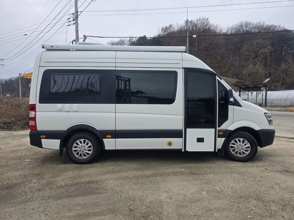 전기 캠핑카 이미지