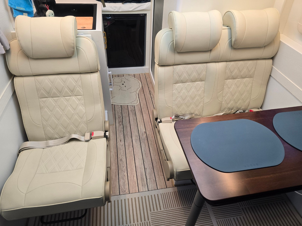 전기 캠핑카 이미지