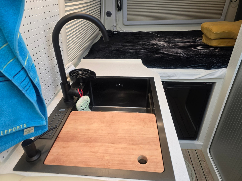 전기 캠핑카 이미지