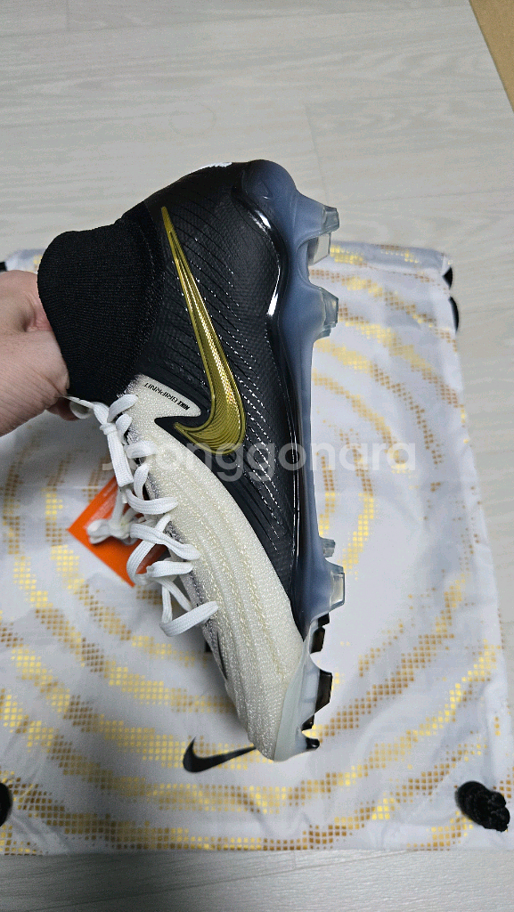 나이키 팬텀 루나2 엘리트 FG 240mm 판매합니다 축구화--3