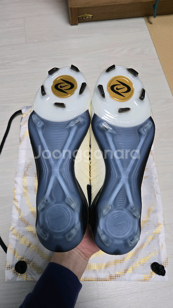 나이키 팬텀 루나2 엘리트 FG 240mm 판매합니다 축구화--6