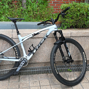 트렉 슈퍼칼리버 9.7 AXS M/L 24년식