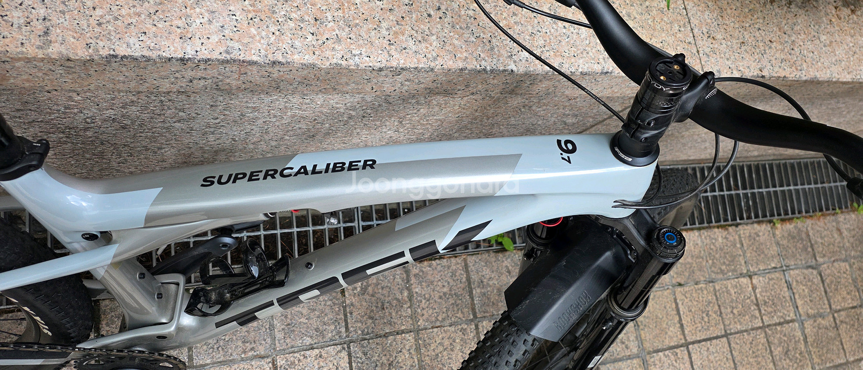 트렉 슈퍼칼리버 9.7 AXS M/L 24년식--1