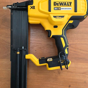 디월트 DCS579N 무선 핸디건