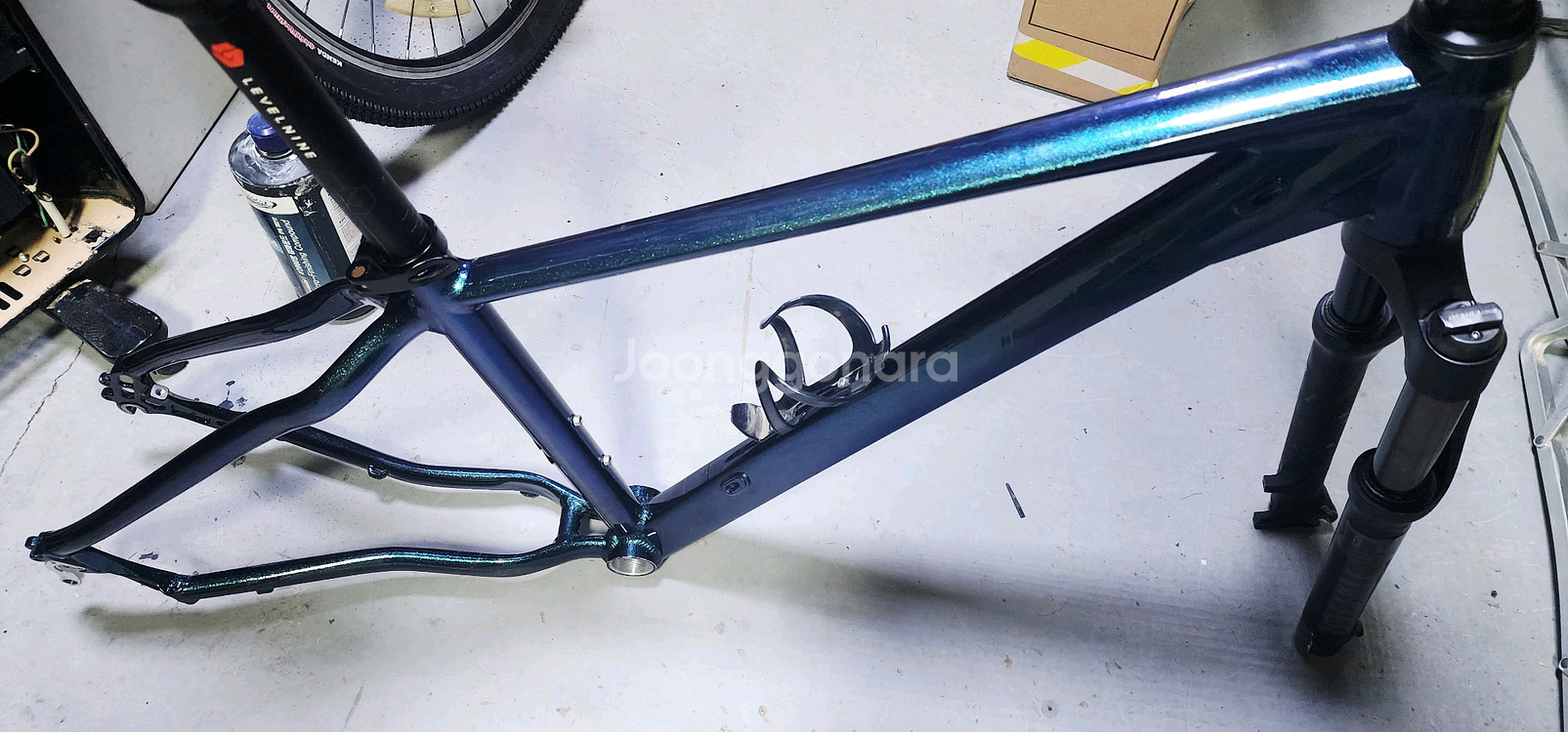 신품급 MTB 프레임 27.5-16인치. 앞 포크 덤 포함--3