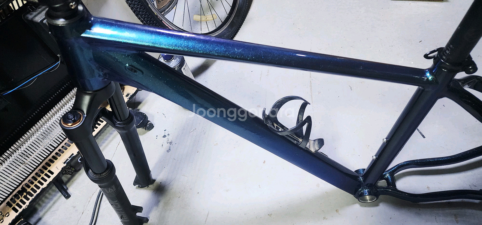 신품급 MTB 프레임 27.5-16인치. 앞 포크 덤 포함--5