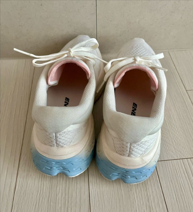 데상트 운동화 230 이미지