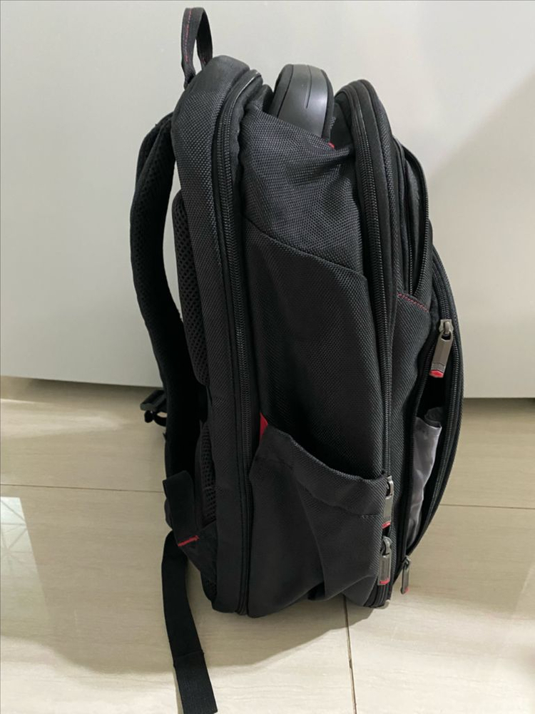 샘소나이트 백팩 블랙 이미지