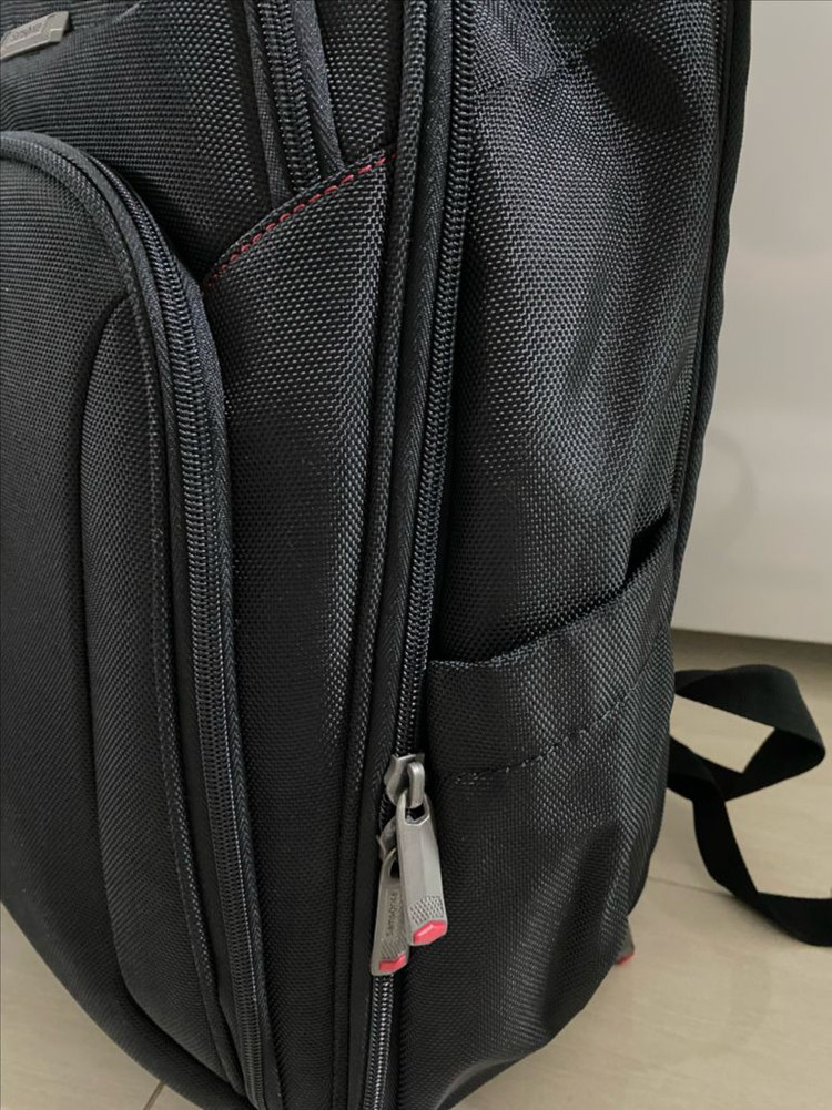 샘소나이트 백팩 블랙 이미지