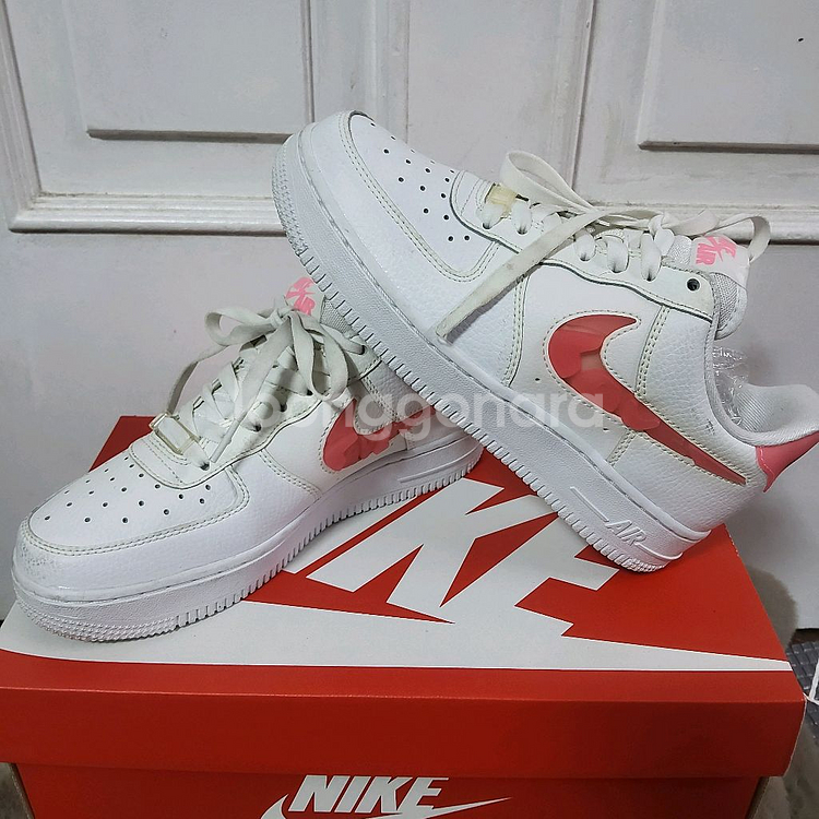 나이키 에어포스 1 발렌타인데이 운동화 여성 235 이쁨--0