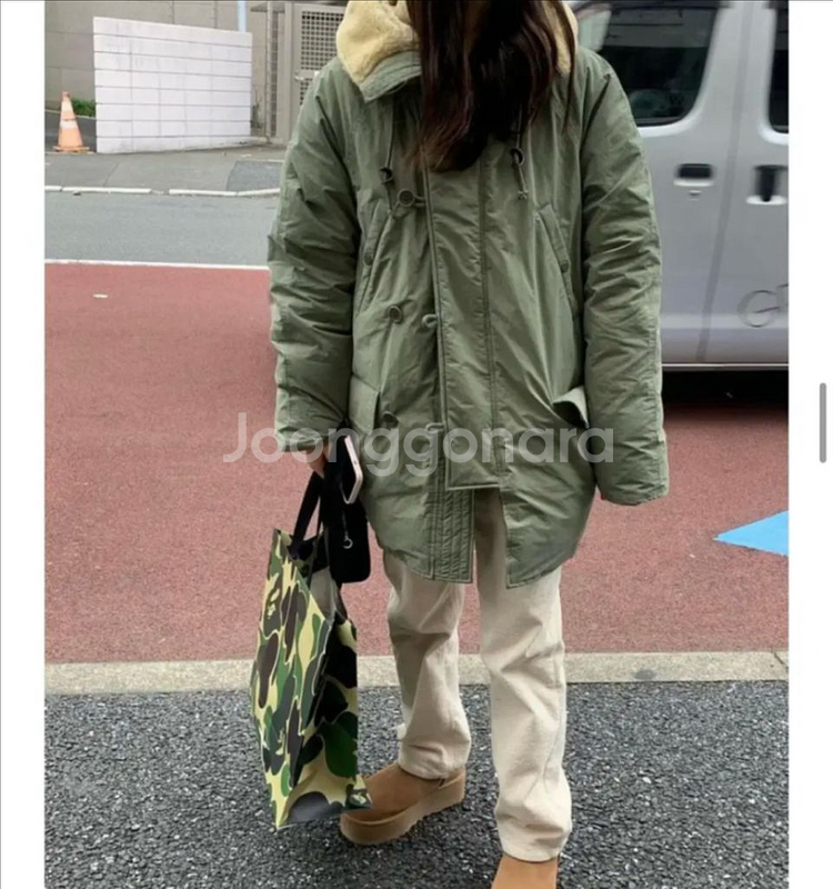 브런치 품절야상 구스다운 야상패딩 카키 여성 프리사이즈--1