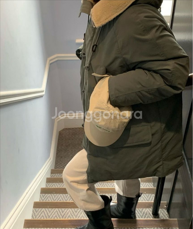 브런치 품절야상 구스다운 야상패딩 카키 여성 프리사이즈--3