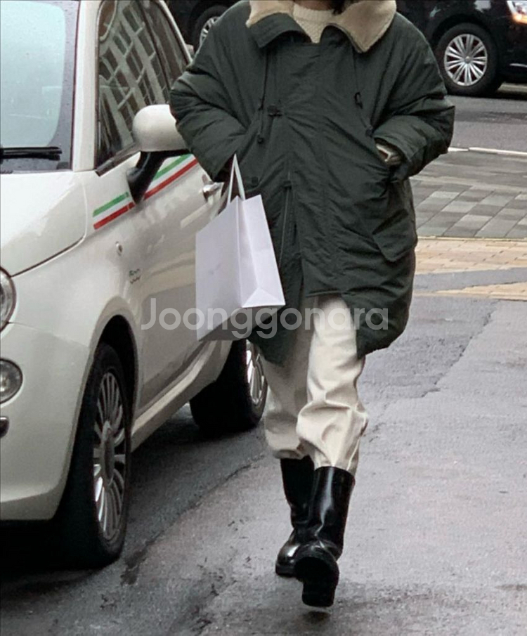 브런치 품절야상 구스다운 야상패딩 카키 여성 프리사이즈--5