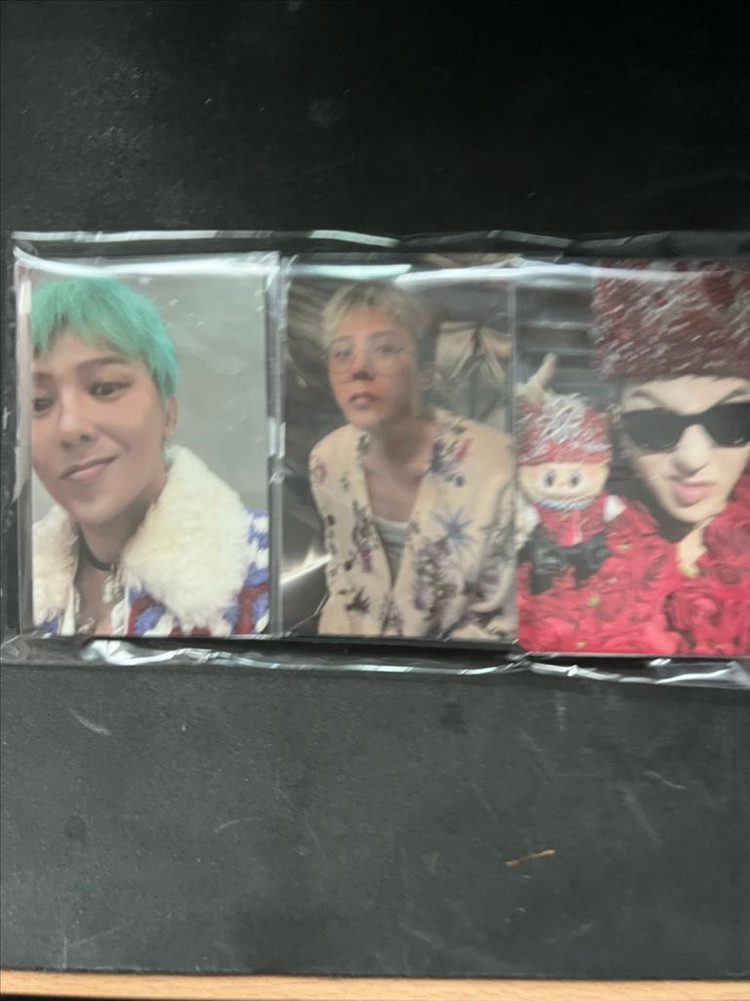 제시)지디 콘서트 굿즈(스티커,방석,포카,안경) 이미지