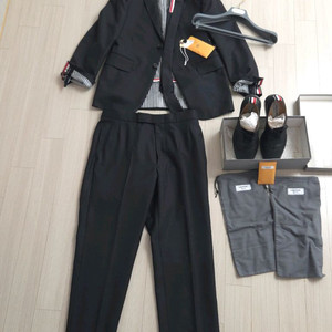 정품)톰브라운 정장+넥타이 세트 / 마지막 가격내림