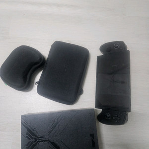 ONEXPLAYER 미니 8840u(저장 공간1테라,32램)