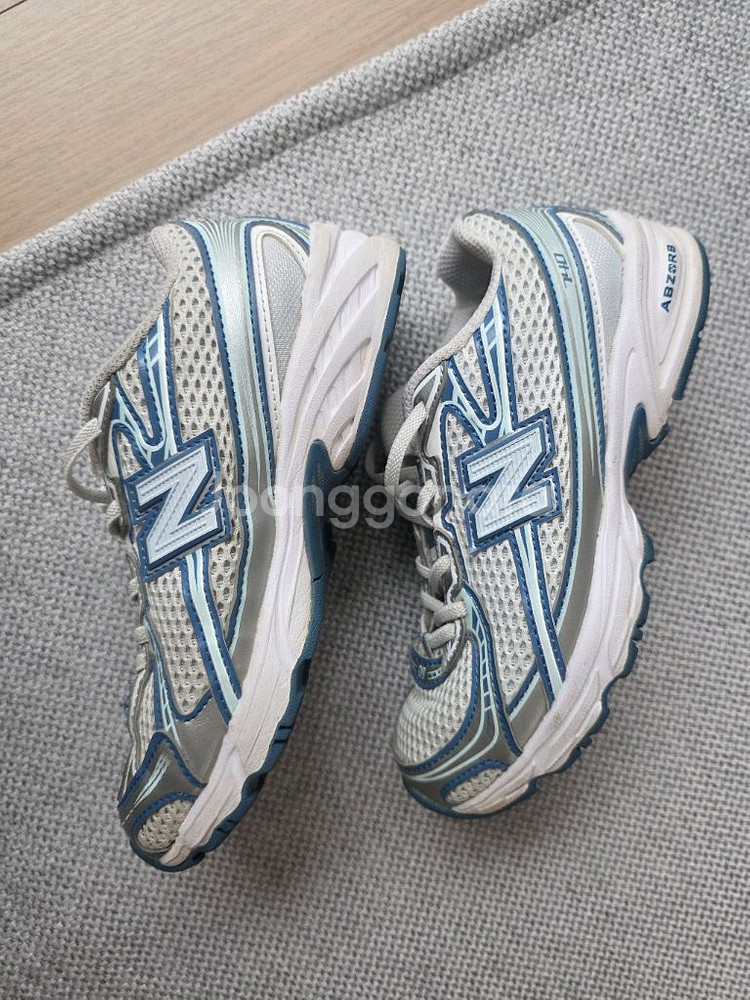 뉴발란스 키즈 운동화 740 190사이즈 팝니다--2