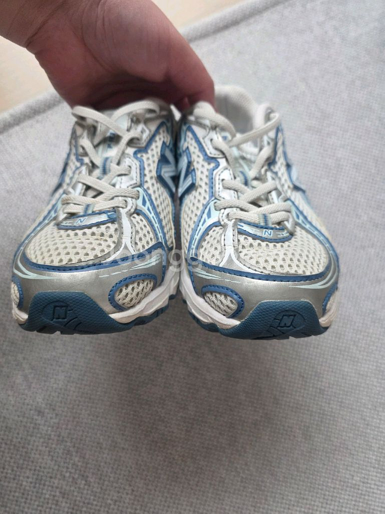 뉴발란스 키즈 운동화 740 190사이즈 팝니다--4