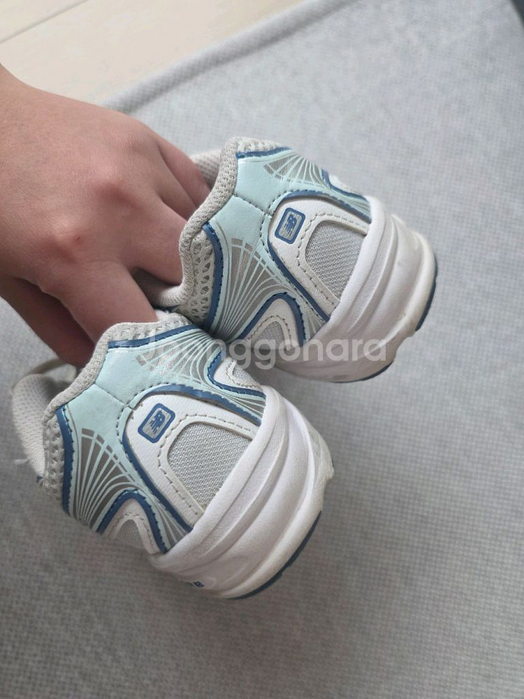 뉴발란스 키즈 운동화 740 190사이즈 팝니다--5