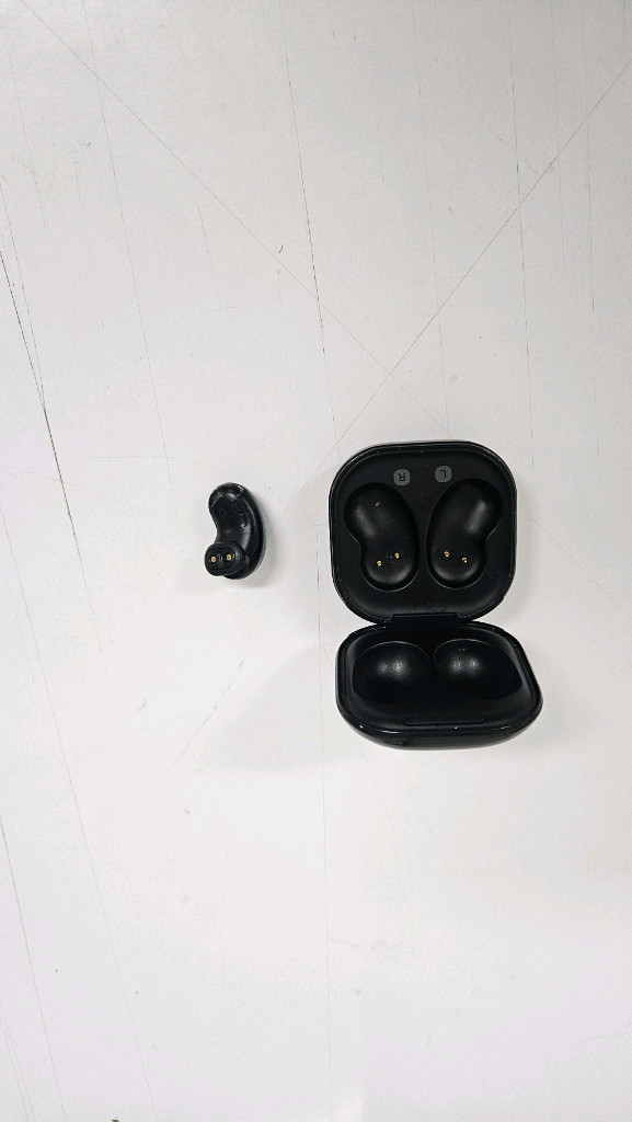 갤럭시 버즈 라이브 블랙 [충전기+왼쪽 유닛] 이미지