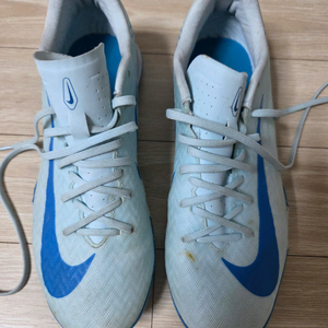 나이키 축구화 250사이즈-택포 2만원