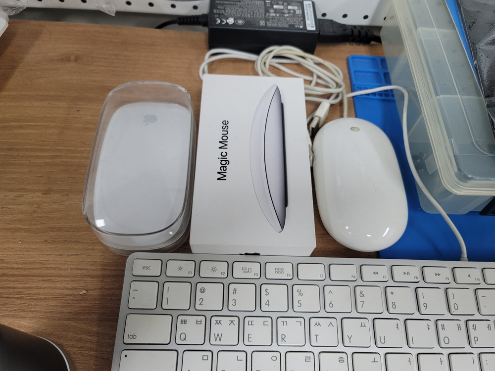 매직 키보드, 매직 마우스, USB 이더넷, ﻿﻿﻿벨긴 c타입 허브 F4U092 젠더 썬더볼트 케이블 등 여러가지--1