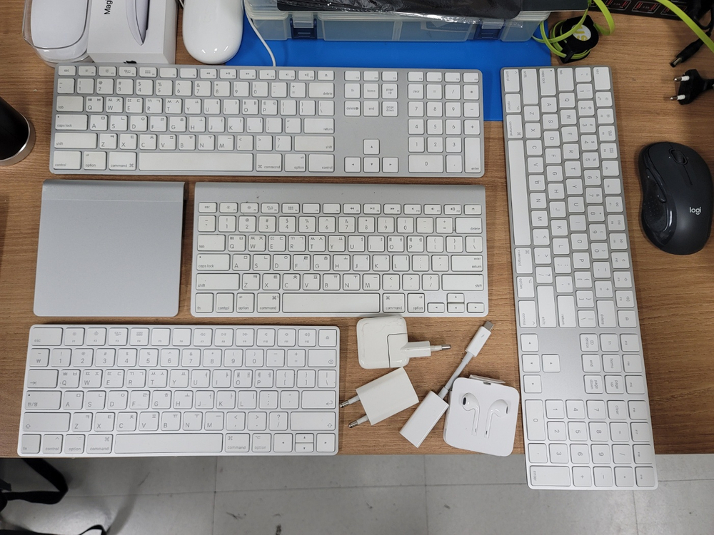 매직 키보드, 매직 마우스, USB 이더넷, ﻿﻿﻿벨긴 c타입 허브 F4U092 젠더 썬더볼트 케이블 등 여러가지--2