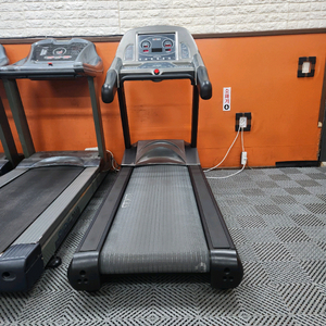 헬스장용 런닝머신 판매합니다