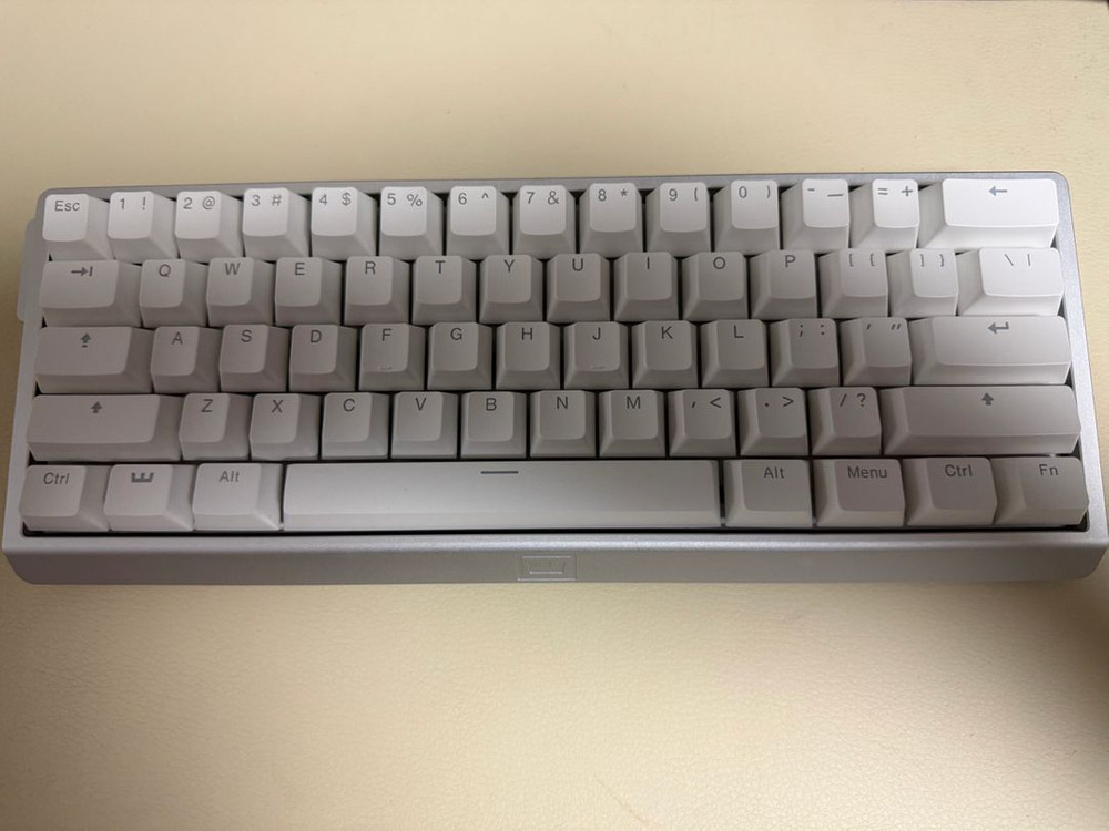 우팅 60he v2 화이트 알루미늄--1