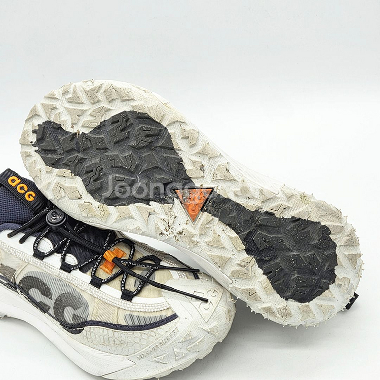 나이키 ACG 마운틴 플라이 2 로우 서밋 화이트 앤 브라이트 만다린 (265)--2