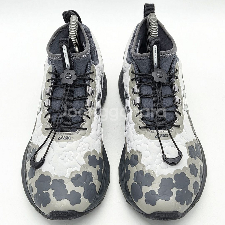 아식스 x 세실리에 반센 젤 터레인 MT 퓨어 실버 (25.25)--4