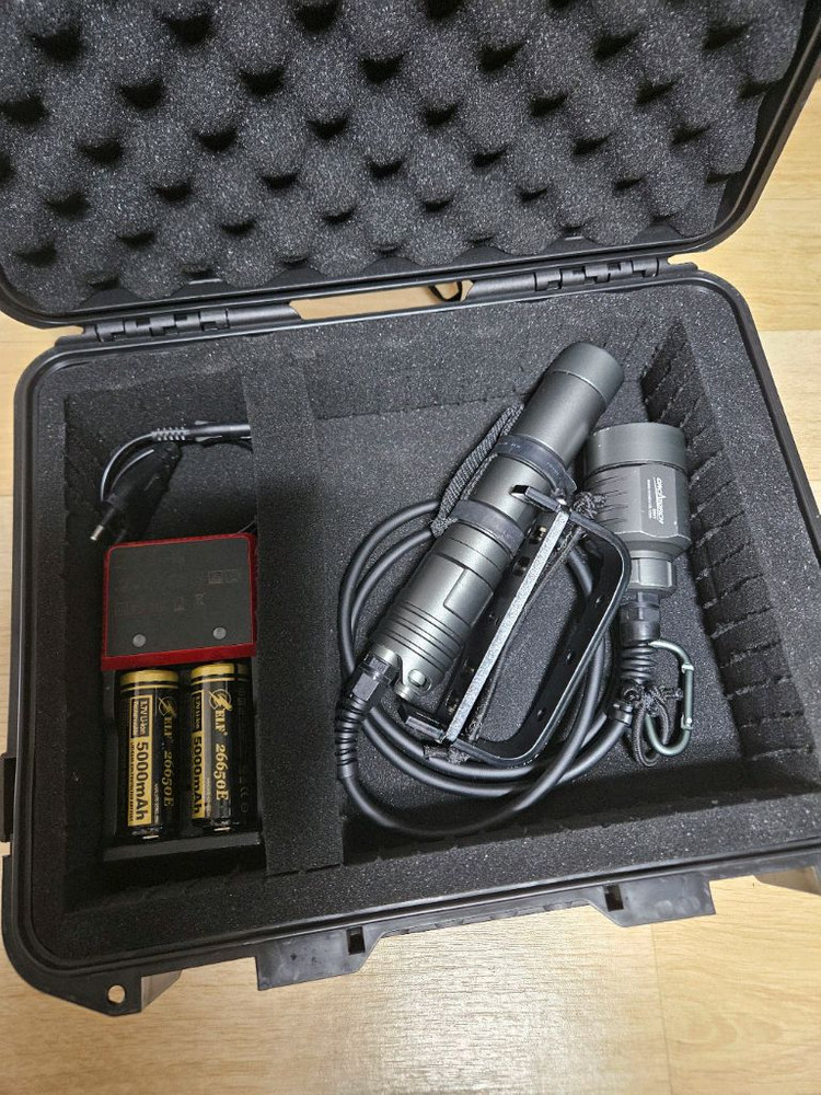 다이빙 불용품(캐니스터, 라이트, 카메라 핸들, 렌즈) 팔아요--0