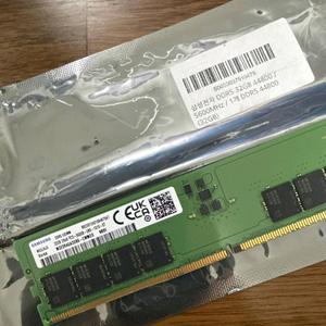 삼성 DDR5 32GB 5600MHz 2장팝니다.