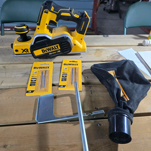 디월트 무선 대패 베어툴